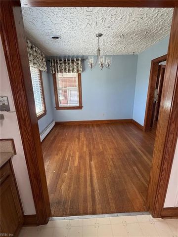 16 S Greenfield AVE, Hampton, VA 23666