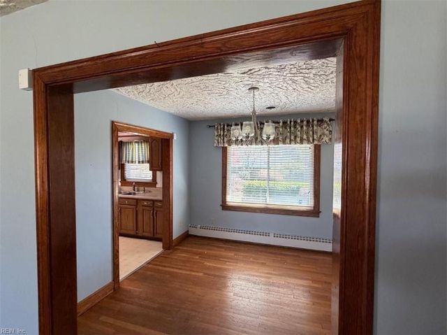 16 S Greenfield AVE, Hampton, VA 23666