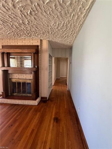 16 S Greenfield AVE, Hampton, VA 23666