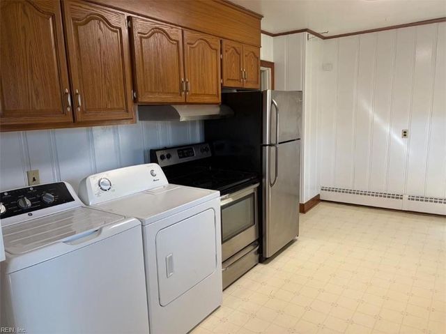 16 S Greenfield AVE, Hampton, VA 23666