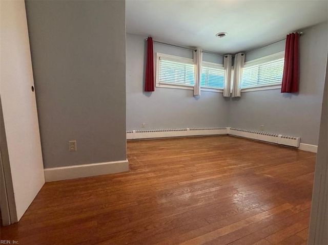 16 S Greenfield AVE, Hampton, VA 23666