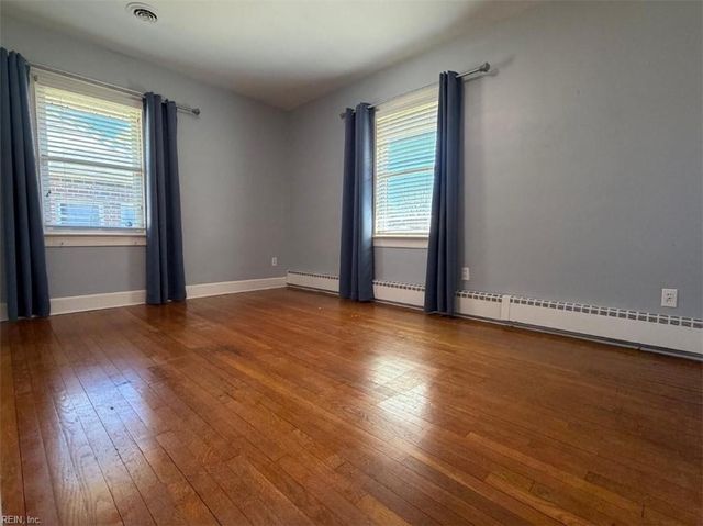 16 S Greenfield AVE, Hampton, VA 23666