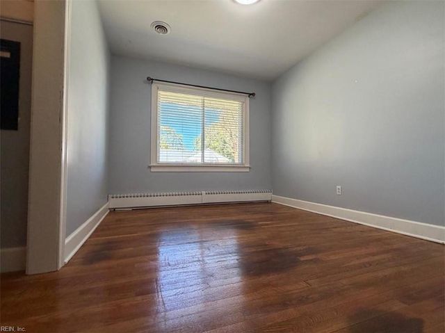 16 S Greenfield AVE, Hampton, VA 23666