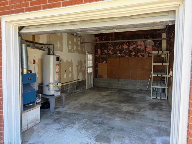 16 S Greenfield AVE, Hampton, VA 23666