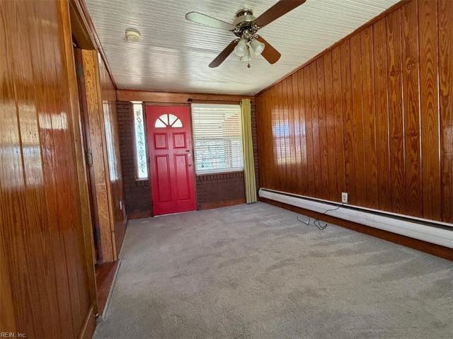 16 S Greenfield AVE, Hampton, VA 23666