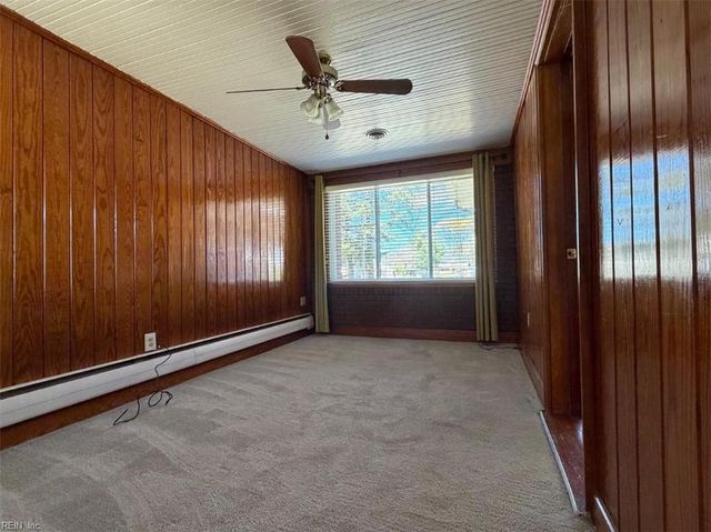 16 S Greenfield AVE, Hampton, VA 23666