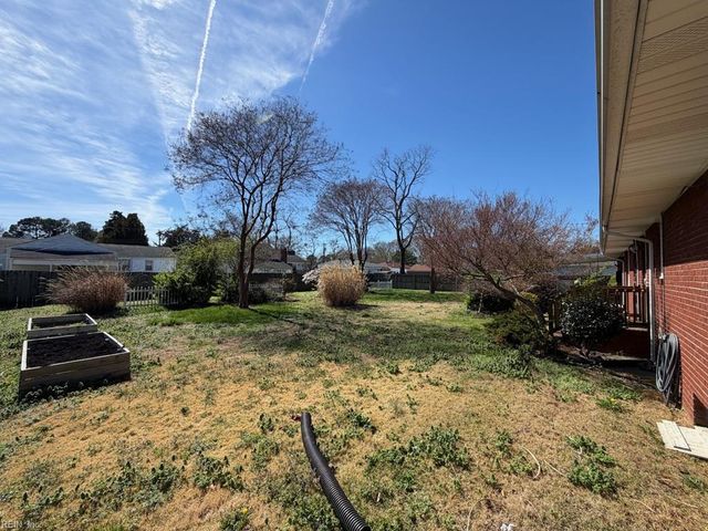 16 S Greenfield AVE, Hampton, VA 23666