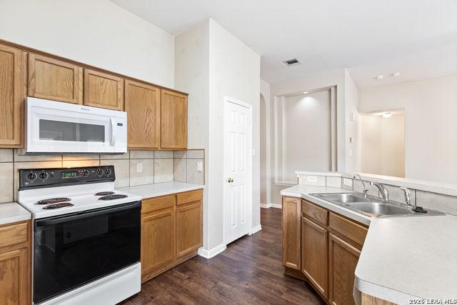 1318 Coronado Blvd., Universal City, TX 78148