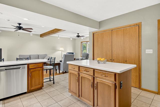 9690 N 2ND Street, Roscoe, IL 61073
