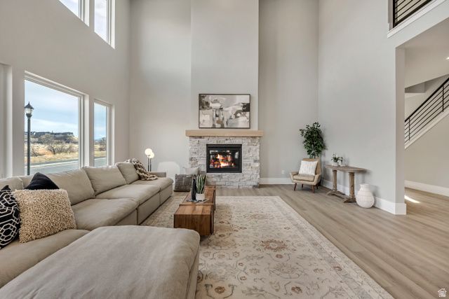 1452 W MEADOW GLEN DR, Bluffdale, UT 84065