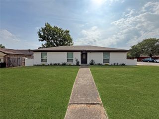 6250 Shirley Drive, North Richland Hills, TX 76180