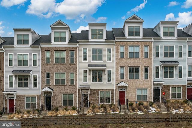 2236 S GLEBE RD, Arlington, VA 22204