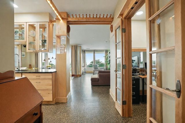 35 Cherry St Unit 404, Burlington, VT 05401