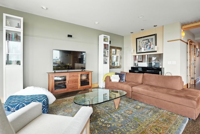 35 Cherry St Unit 404, Burlington, VT 05401