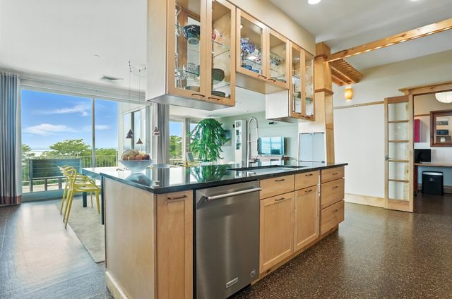 35 Cherry St Unit 404, Burlington, VT 05401