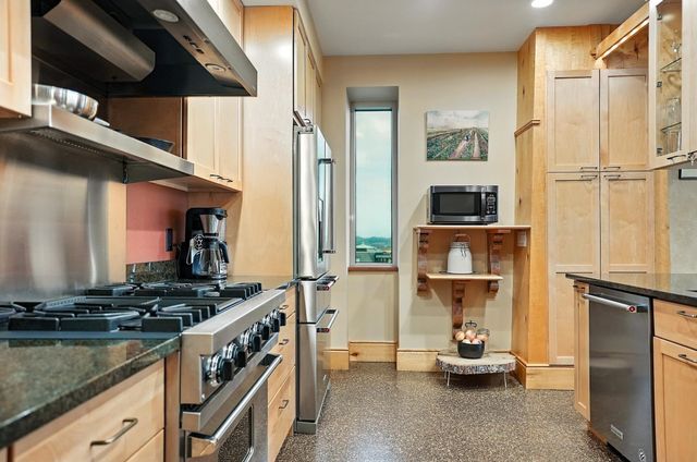 35 Cherry St Unit 404, Burlington, VT 05401