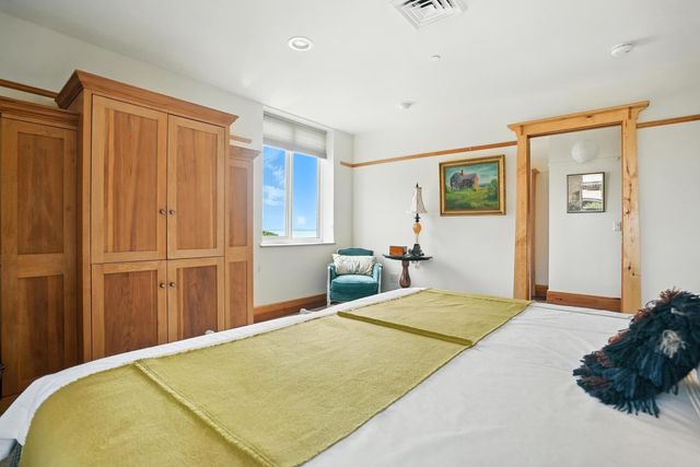 35 Cherry St Unit 404, Burlington, VT 05401