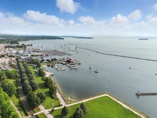 35 Cherry St Unit 404, Burlington, VT 05401