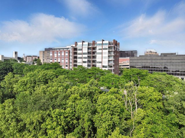 35 Cherry St Unit 404, Burlington, VT 05401