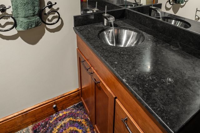 35 Cherry St Unit 404, Burlington, VT 05401