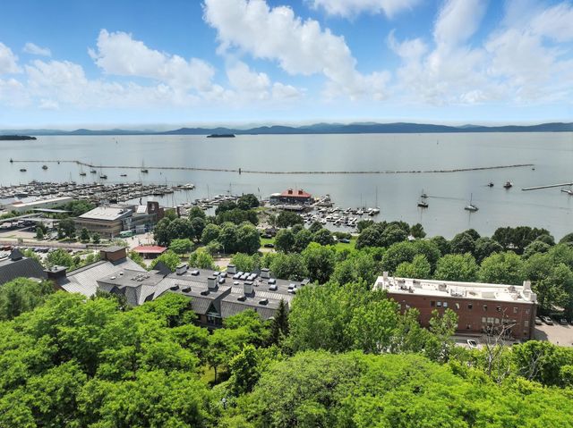 35 Cherry St Unit 404, Burlington, VT 05401