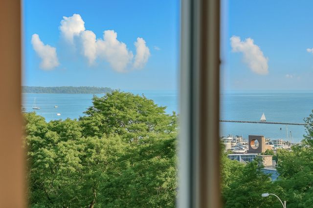 35 Cherry St Unit 404, Burlington, VT 05401