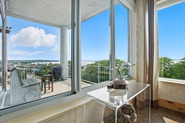 35 Cherry St Unit 404, Burlington, VT 05401