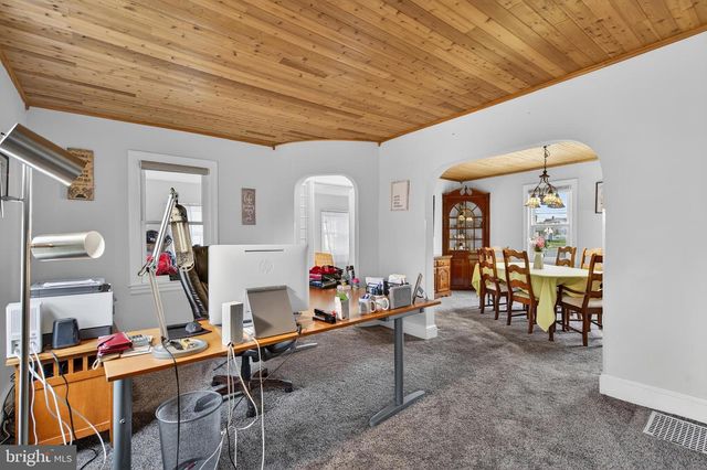 109 E MILL RD, Maple Shade, NJ 08052