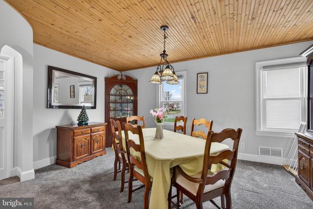 109 E MILL RD, Maple Shade, NJ 08052