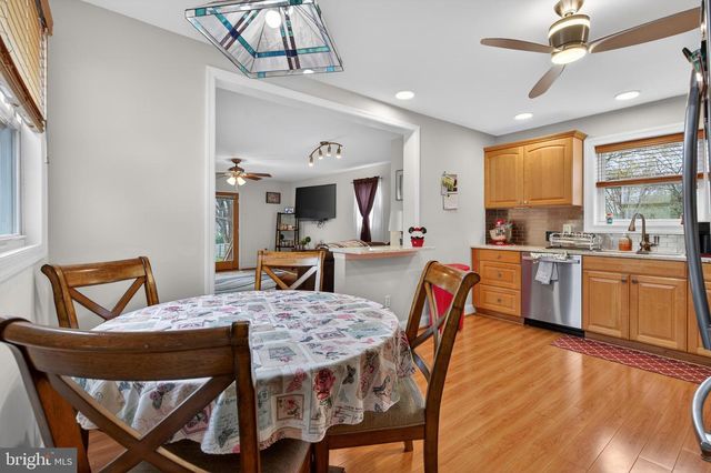 109 E MILL RD, Maple Shade, NJ 08052