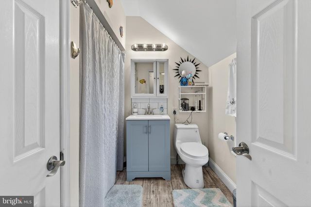 109 E MILL RD, Maple Shade, NJ 08052