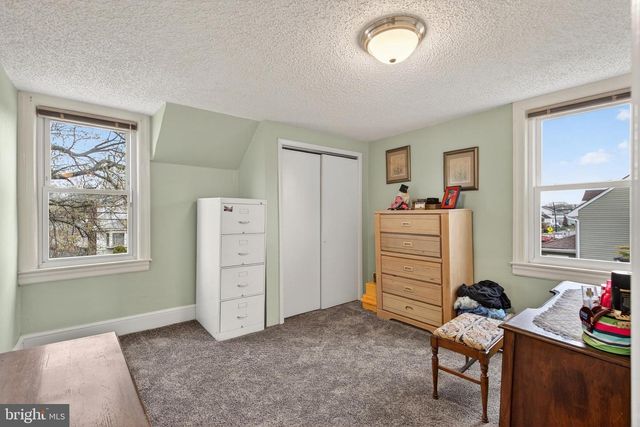 109 E MILL RD, Maple Shade, NJ 08052