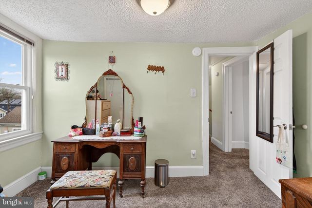 109 E MILL RD, Maple Shade, NJ 08052