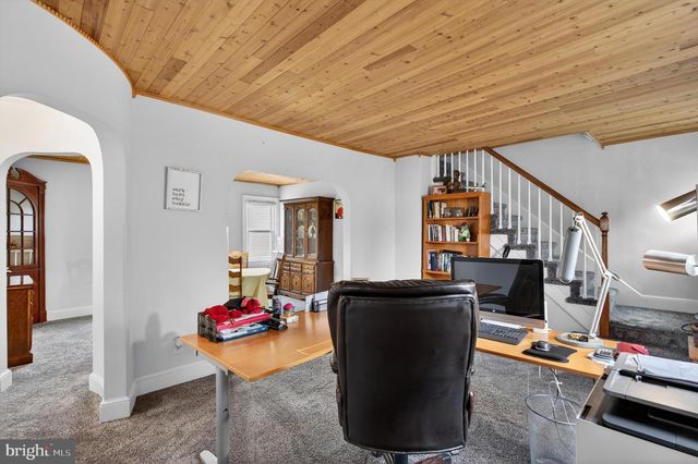 109 E MILL RD, Maple Shade, NJ 08052