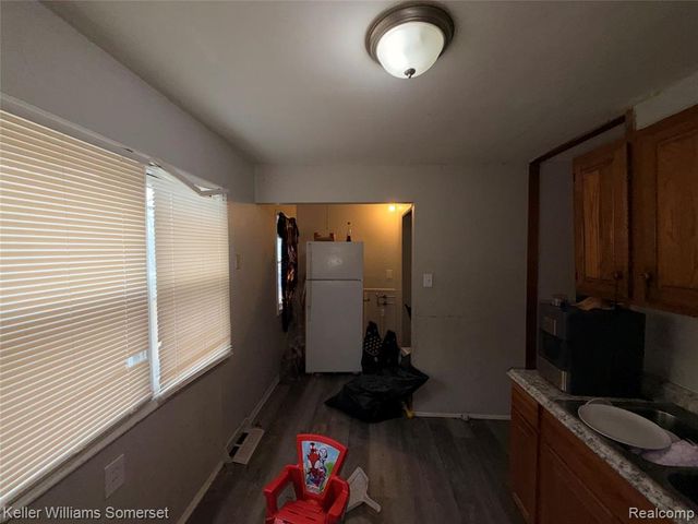 13069 Sarsfield Avenue, Warren, MI 48089