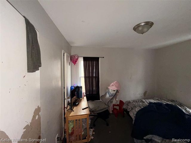 13069 Sarsfield Avenue, Warren, MI 48089