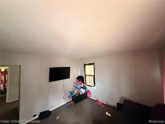 13069 Sarsfield Avenue, Warren, MI 48089