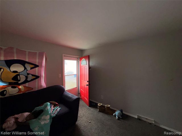 13069 Sarsfield Avenue, Warren, MI 48089