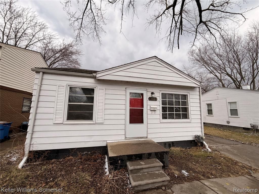 13069 Sarsfield Avenue, Warren, MI 48089