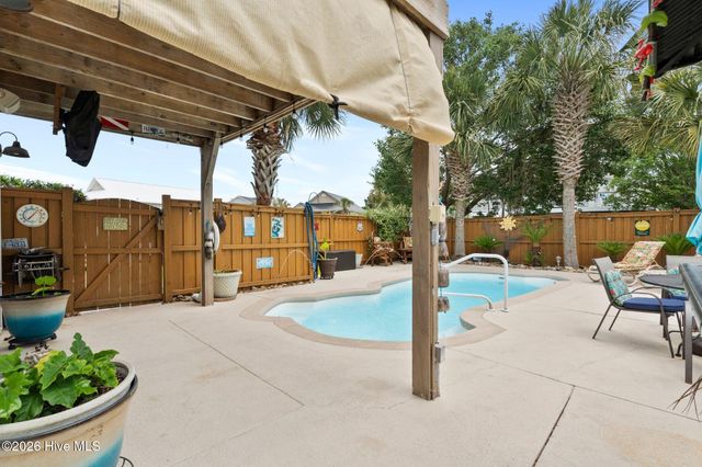 110 Palm Breeze Drive, Carolina Beach, NC 28428