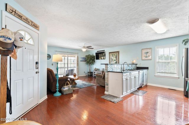 110 Palm Breeze Drive, Carolina Beach, NC 28428