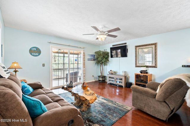 110 Palm Breeze Drive, Carolina Beach, NC 28428