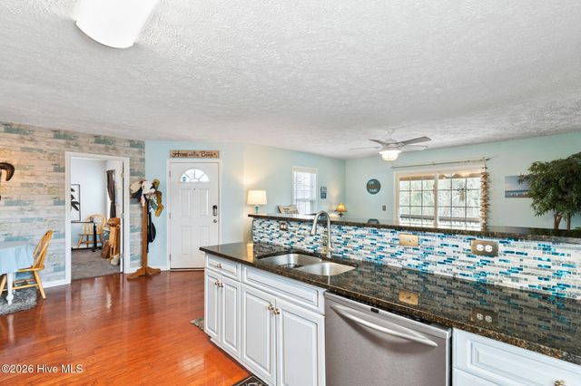 110 Palm Breeze Drive, Carolina Beach, NC 28428