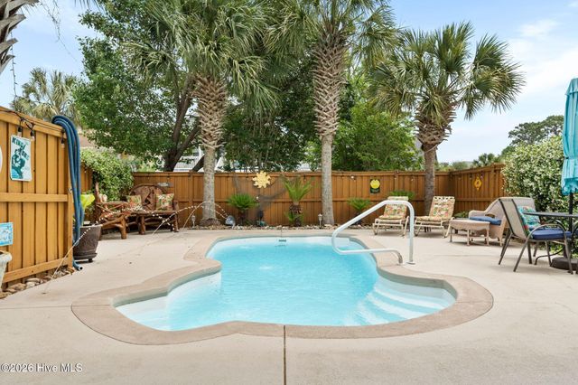110 Palm Breeze Drive, Carolina Beach, NC 28428