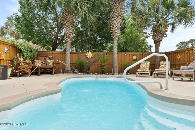 110 Palm Breeze Drive, Carolina Beach, NC 28428