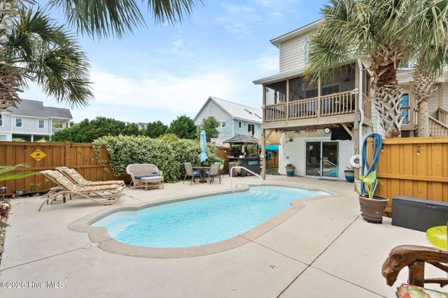 110 Palm Breeze Drive, Carolina Beach, NC 28428