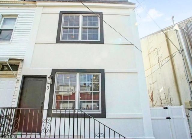 3 Minerva St, Jersey City, NJ 07304