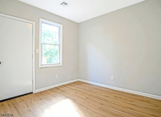 3 Minerva St, Jersey City, NJ 07304