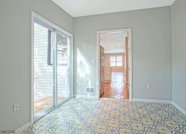 3 Minerva St, Jersey City, NJ 07304