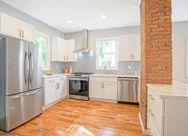 3 Minerva St, Jersey City, NJ 07304